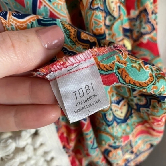 Tobi • Red Arms Wide Open Fringe Kimono - Picture 7 of 8